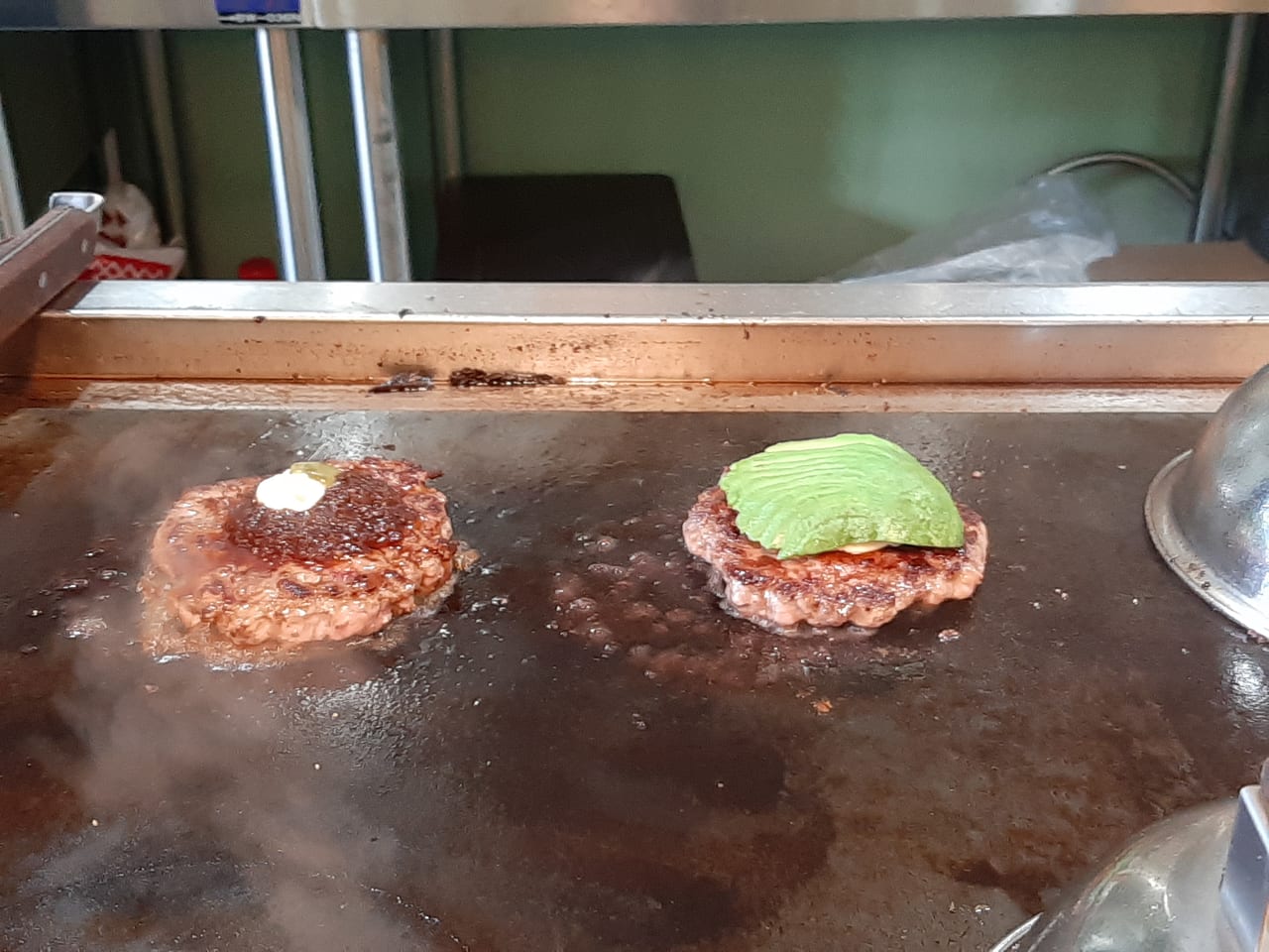 burgerburger焼いているところ