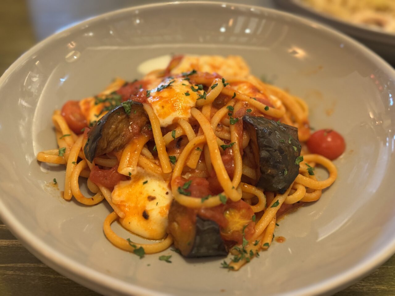 モッツアレラチーズと茄子のアラビアータ２