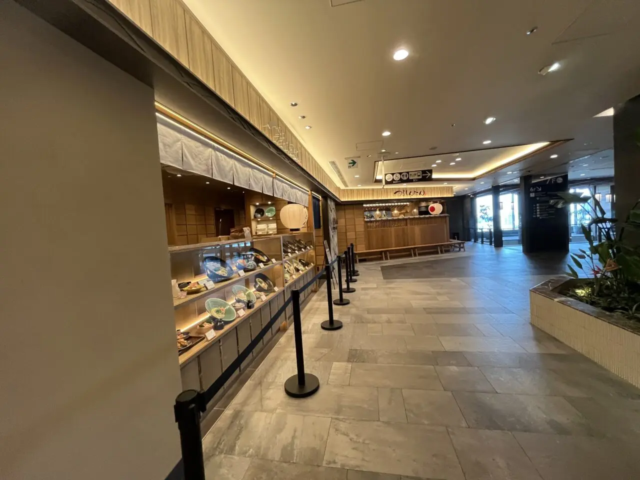 つるとんたん開店3